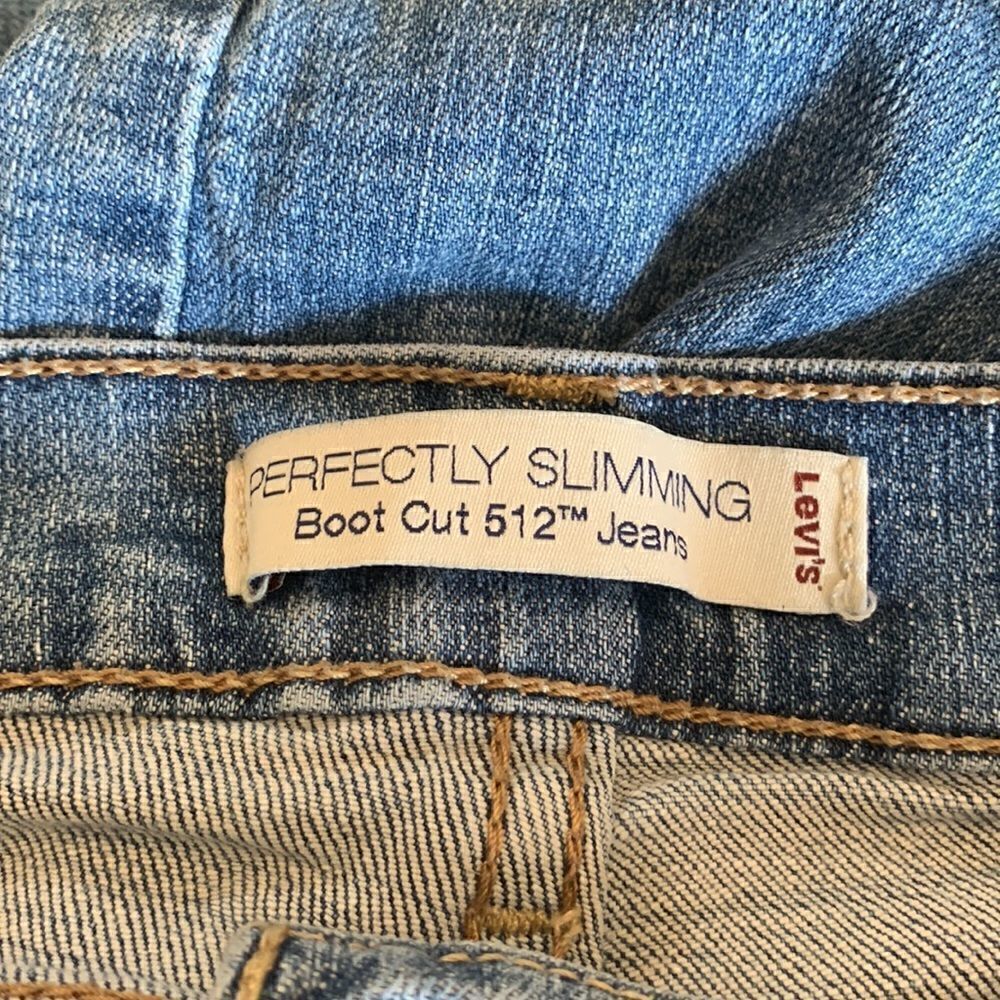 Levi’s jeans 512 boot cut Perfectly slimming Size 6 Short Decorative pockets - Picture 6 of 9